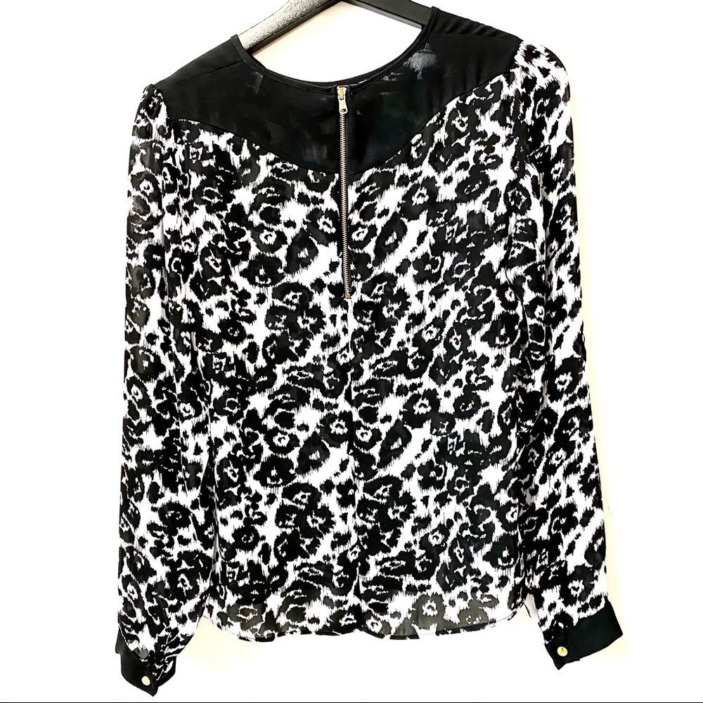 Worthington Blouse - Picture 2 of 7